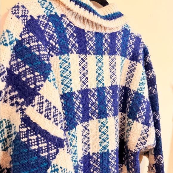 Vintage Handmade 100% Wool Sweater Blue Cream Ecuador | Chunky Knit - Picture 8 of 9